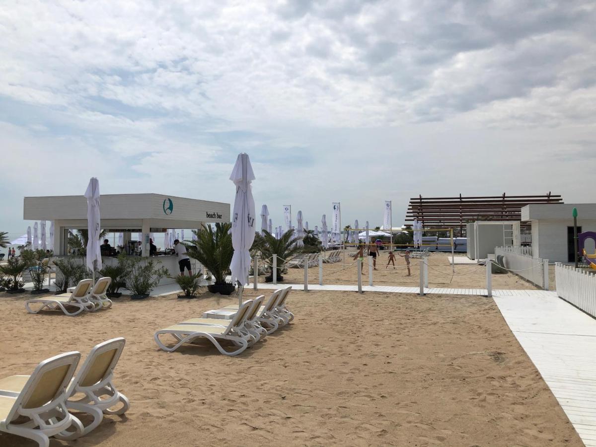 Lotus Northsea Apartment Mamaia Exterior foto